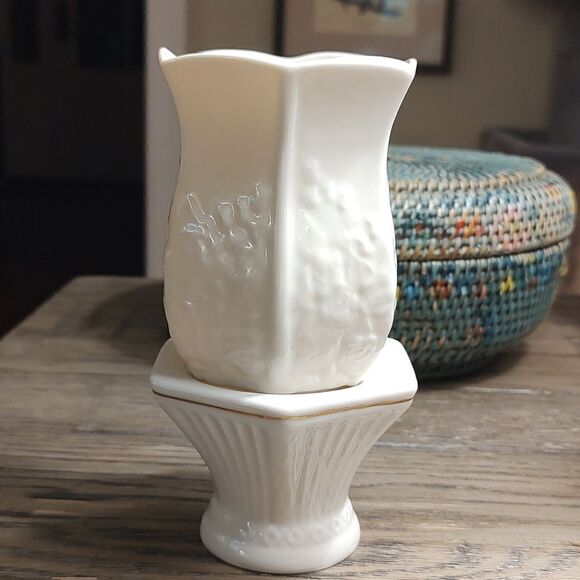 Belleek Doves of Peace 2-Piece Tea Light Holder - Picture 2 of 10